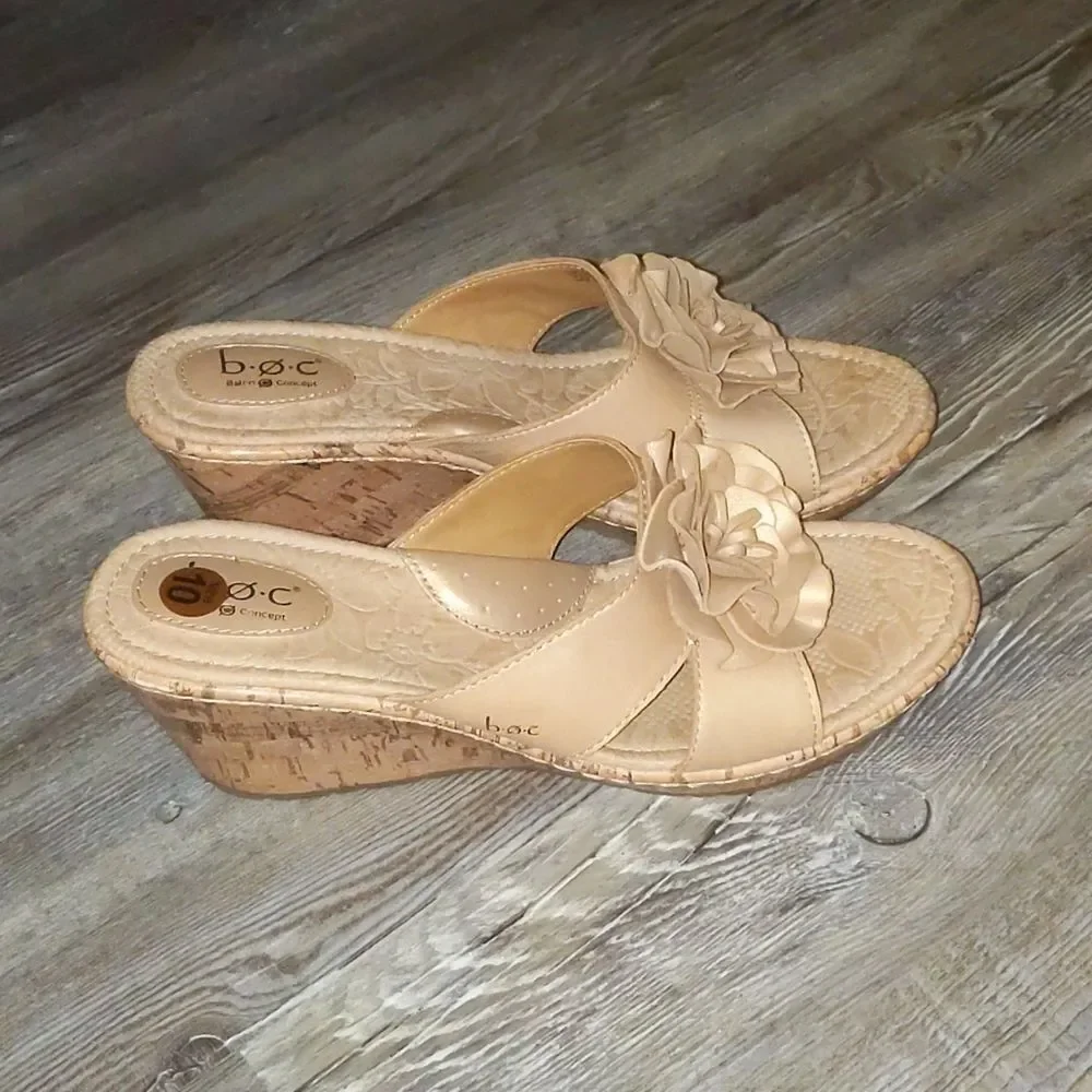 B.O.C. Born Concept tan kork wedges Sz 10 NWOT